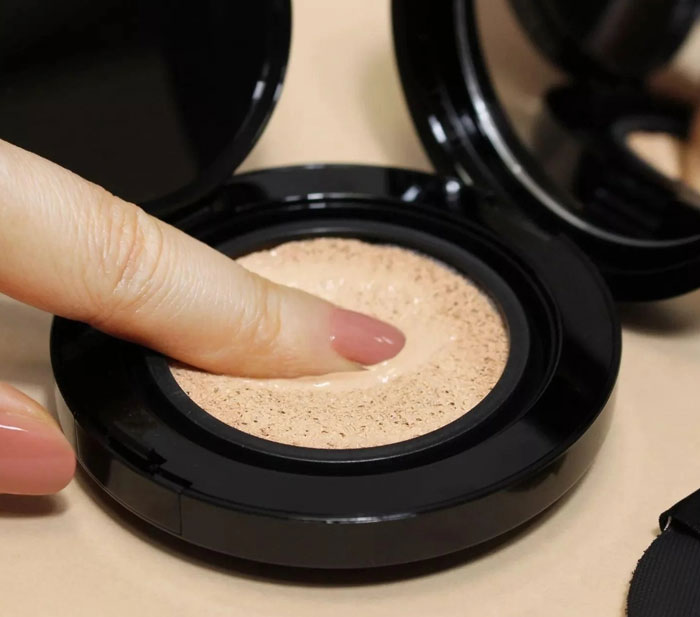 คุชชั่นเนื้อเซรั่ม Bobbi Brown Intensive Skin Serum Cushion Compact Refill