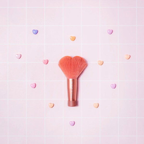 แปรงปัดแก้ม 4U2 YOU HEART ME BLUSH BRUSH