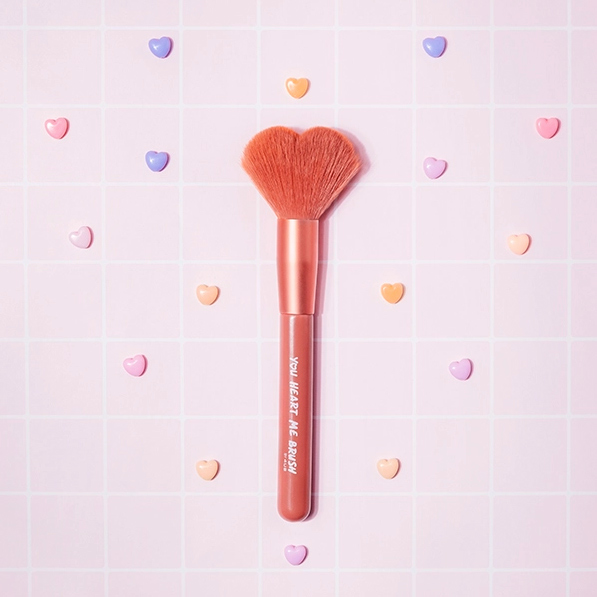 แปรงปัดแก้ม 4U2 YOU HEART ME BLUSH BRUSH