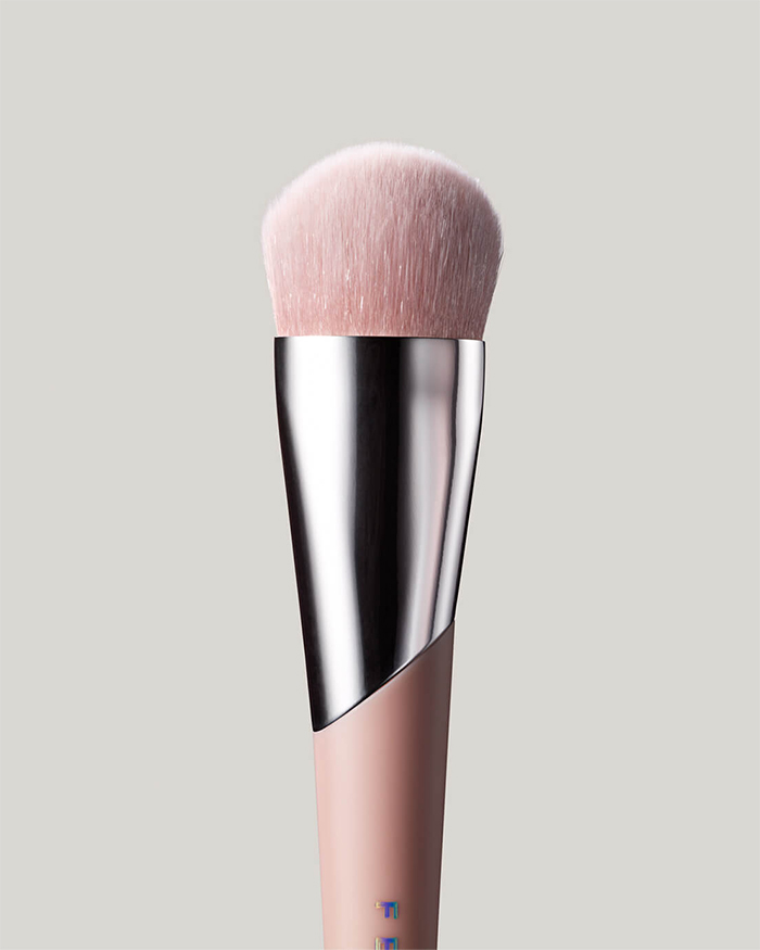 fenty beauty full-bodied foundation brush 110