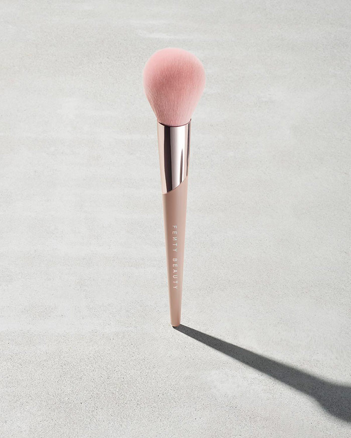 Fenty Beauty Powder Puff Setting Brush 170