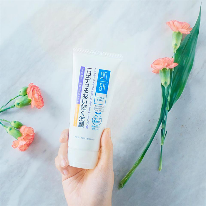 Hada LAbo Smooth & Moisturizing Face Wash