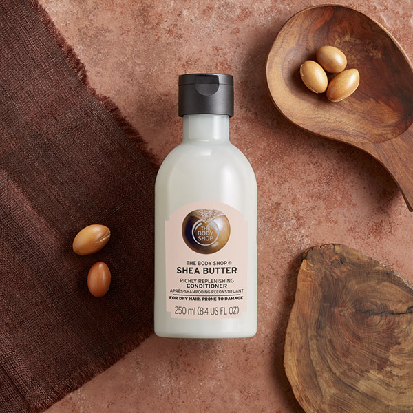 ครีมนวดผม The Body Shop Shea Butter Richly Replenishing Conditioner