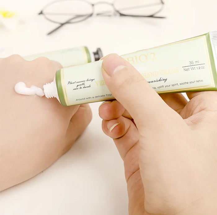 ครีมทามือ CIBIO'2 Moisturizing Hand Cream