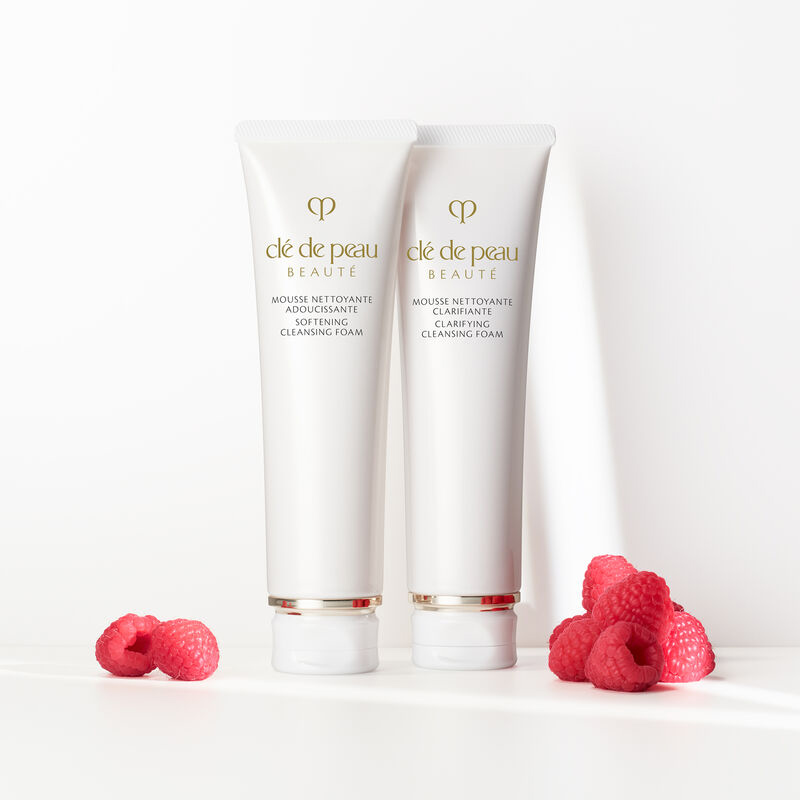 โฟมล้างหน้า Cle de Peau Clarifying Cleansing Foam