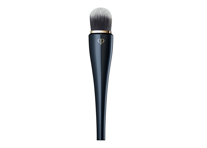 บลัชแต่งหน้า Cle de Peau Beaute Light Coverage Foundation Brush