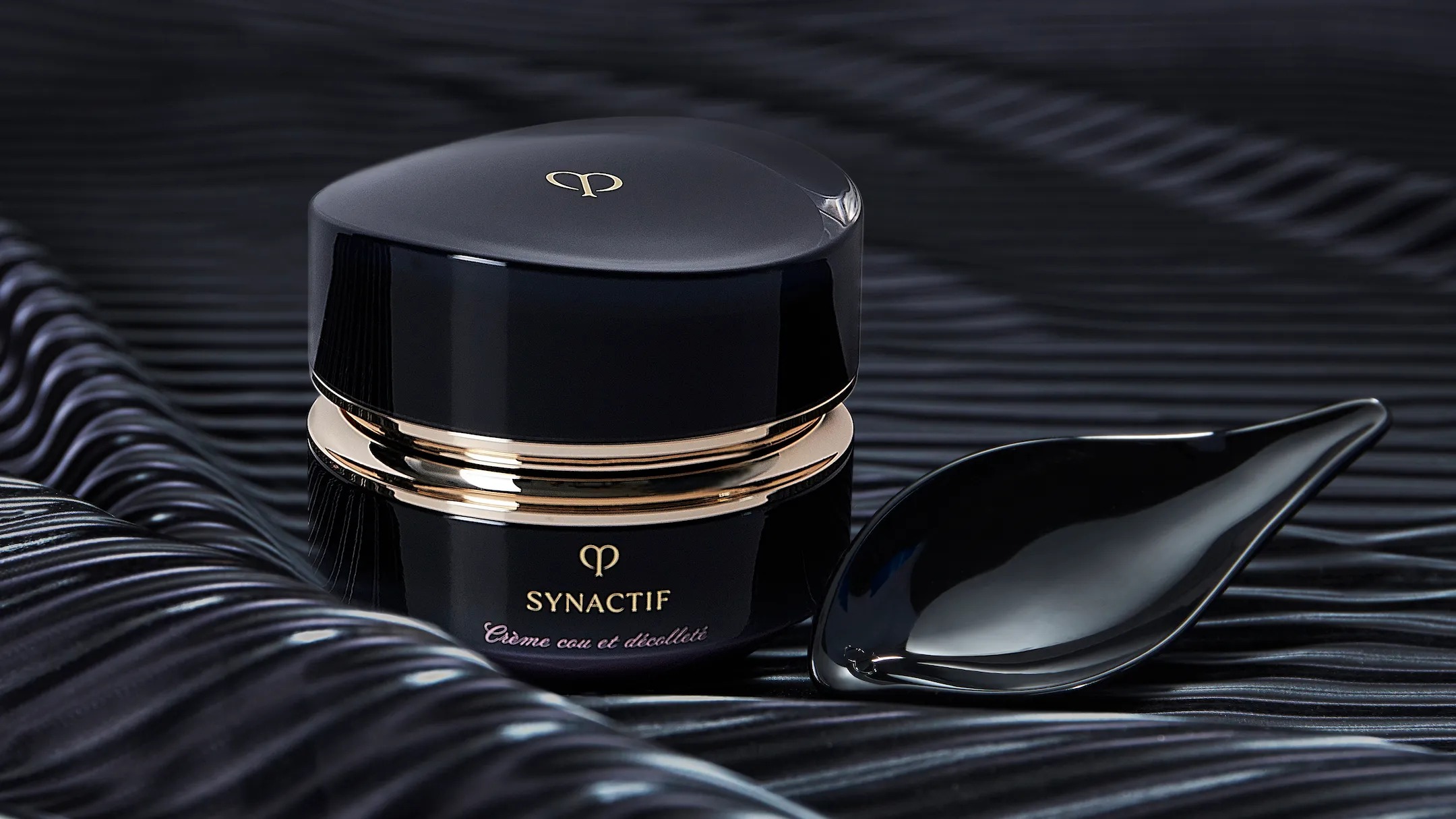 ครีมบำรุงผิว Cle de Peau Beaute Neck & Decollete Cream ครีมบำรุงผิว Cle de Peau Beaute Neck & Decollete Cream