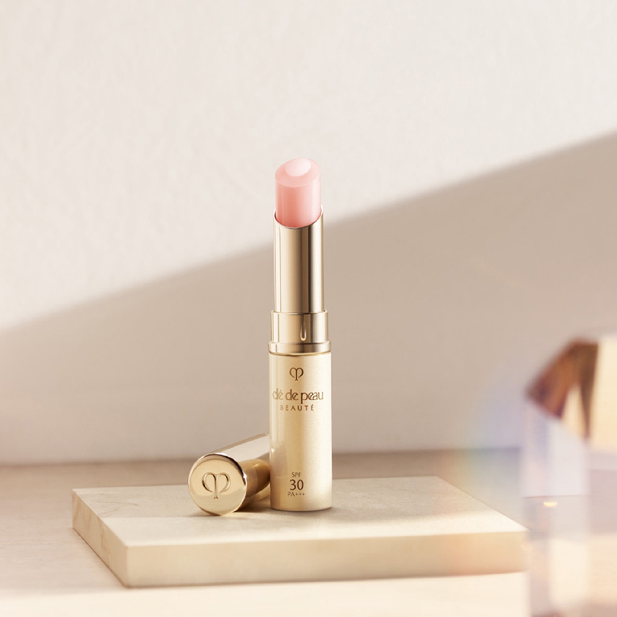 ลิปบำรุงริมฝีปาก Cle De Peau Beaute Protective Lip Treatment ลิปบำรุงริมฝีปาก Cle De Peau Beaute Protective Lip Treatment
