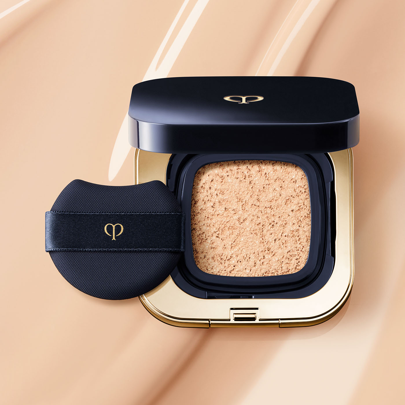 คุชชั่น Cle de Peau Beaute Radiant Cushion Foundation Dewy