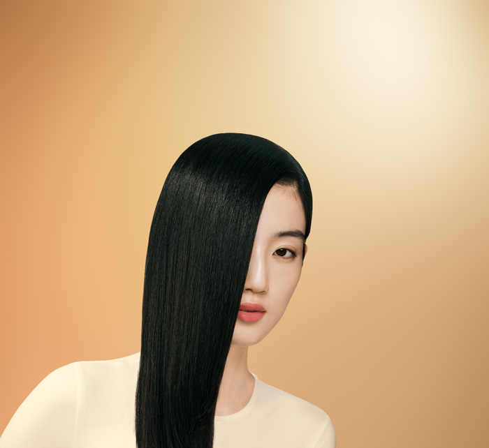 สเปรย์คอนดิชันนิ่ง Dyson Omega™ Leave-In Conditioning Spray