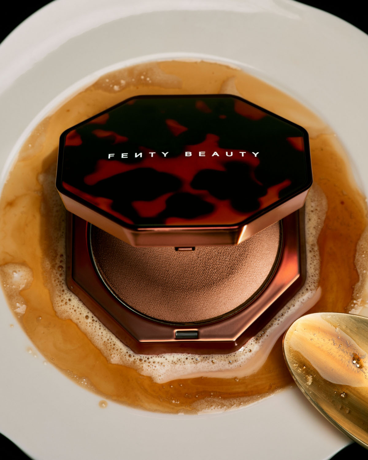 บรอนเซอร์ Fenty Beauty Sun Stalk’r Soufflé Pressed Mousse Cream Bronzer