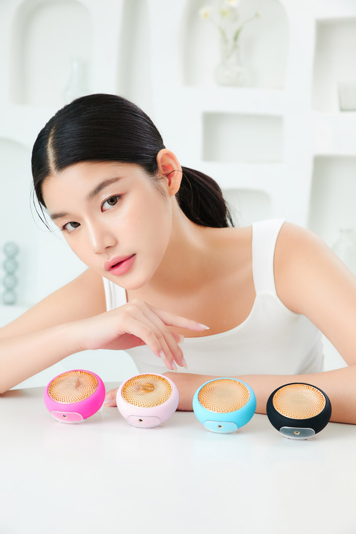 FOREO UFO™ 2 Facial Treatment Device For All Skin Types มาสก์หน้าอัจฉริยะ กระตุ้นการทำงานของชั้นใต้ผิวให้ผิวซึมซับสารบำรุงได้ดียิ่งขึ้นกว่าเดิมรวมเอาสารสกัดจากธรรมชาติที่ดีที่สุดจากทั่วทุกมุมโลกมาไว้ในสูตรมาสก์