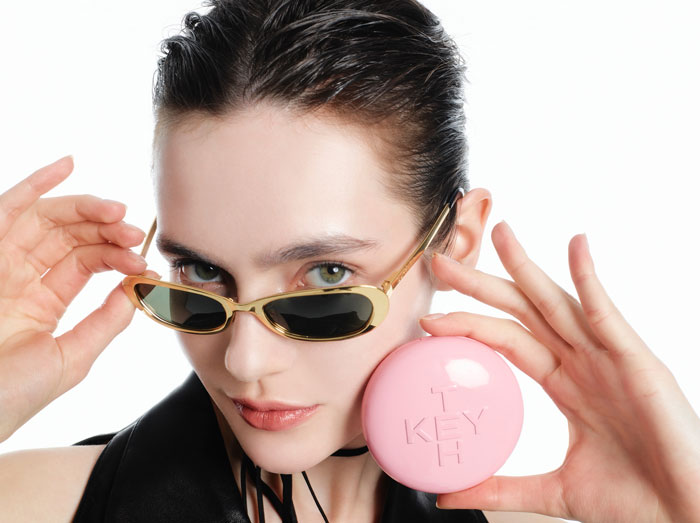 คุชชั่น Keyth Colored Pink Magnet Cushion