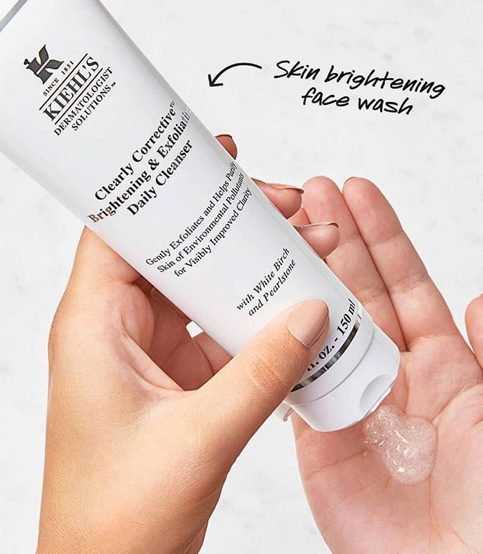 คลีนเซอร์ Kiehl's Clearly Corrective™ Brightening & Exfoliating Daily Cleanser