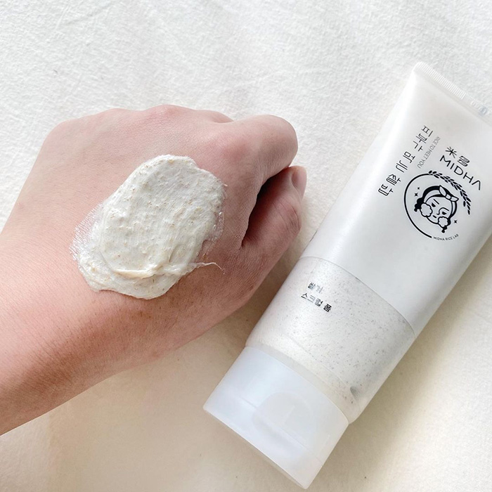 โฟมล้างหน้า MIDHA Rice Bran Scrub Foam โฟมล้างหน้า MIDHA Rice Bran Scrub Foam