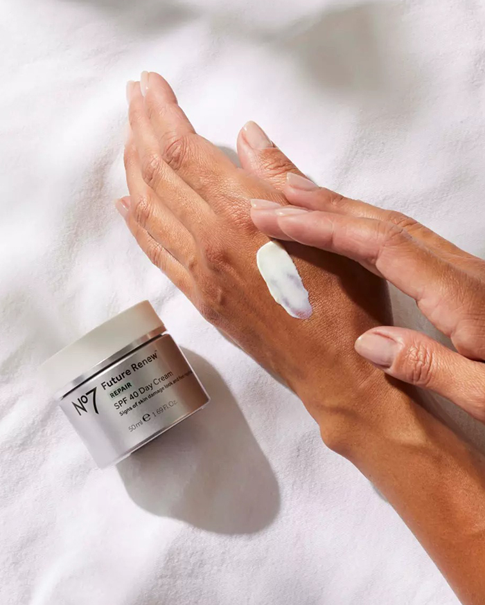 เดย์ครีม No7 Future Renew Repair SPF 40 Day Cream