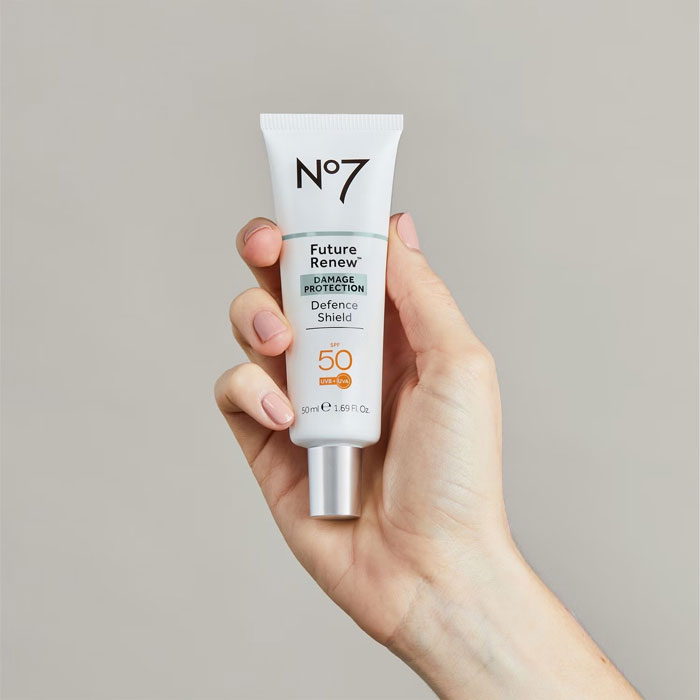 ครีมกันแดด No7 Future Renew Damage Protection Spf 50