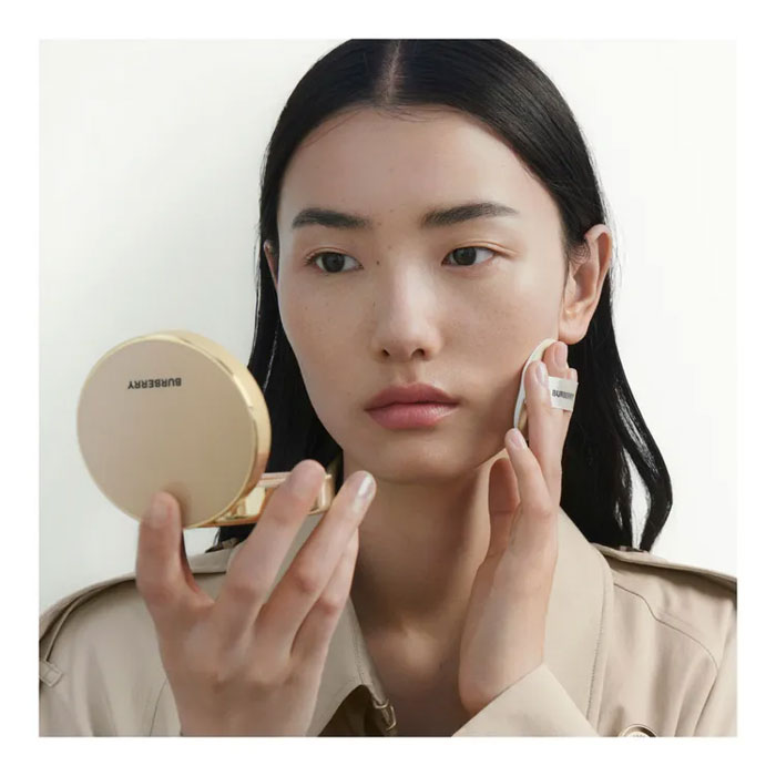 คุชชั่น Burberry Beyond Wear Perfecting Matte Cushion