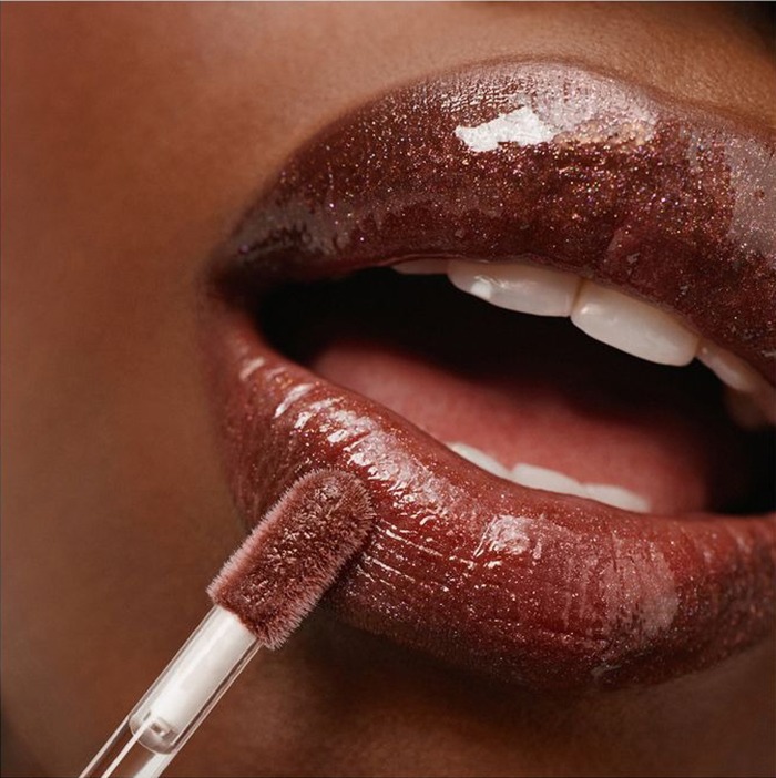 ลิปกลอส Rare Beauty Positive Light Luminizing Lip Gloss