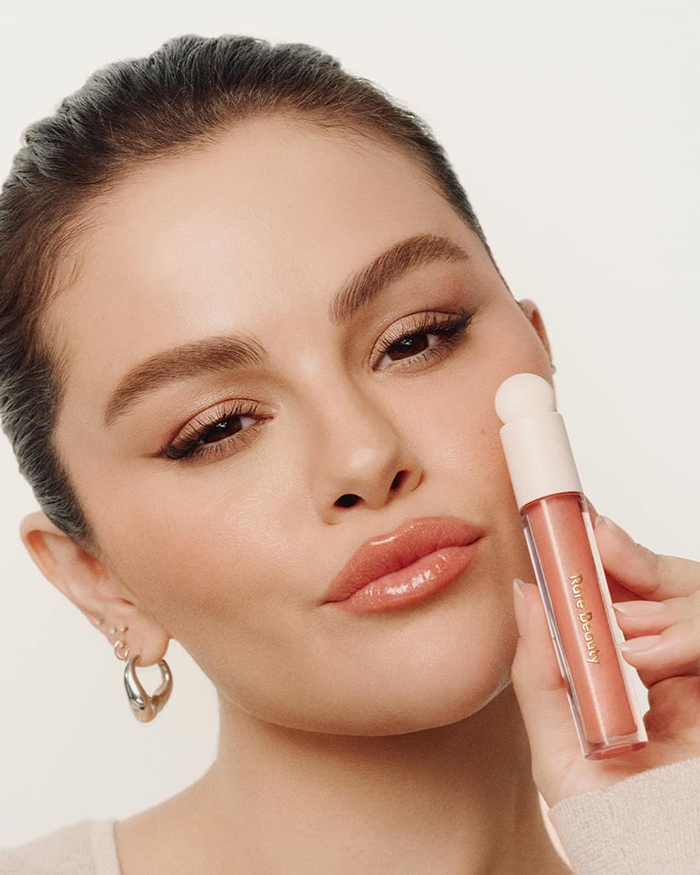 ลิปกลอส Rare Beauty Positive Light Luminizing Lip Gloss