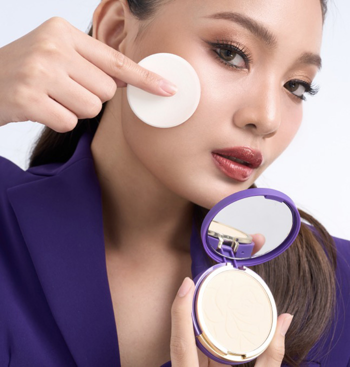 แป้งโปร่งแสงอัดแข็ง SRICHAND Bare To Perfect Translucent Compact Powder แป้งโปร่งแสงอัดแข็ง SRICHAND Bare To Perfect Translucent Compact Powder