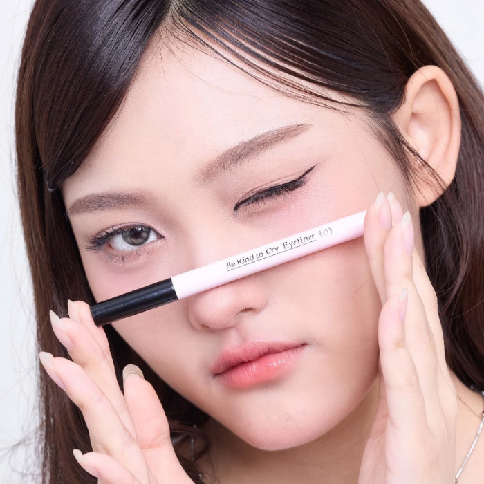 อายไลเนอร์ TWENTYWENDY Be Kind to Cry Eyeliner อายไลเนอร์ TWENTYWENDY Be Kind to Cry Eyeliner
