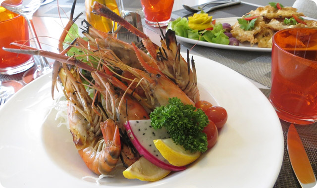 บุฟเฟ่ต์กุ้งที่ Novotel Bangkok Fenix Silom