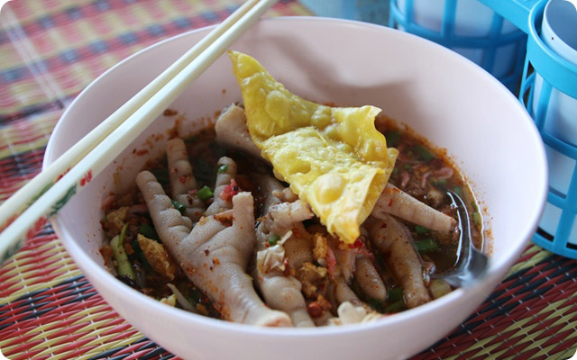 ก๋วยเตี๋ยวต้มยำขาไก่ ก๋วยเตี๋ยวเรือเฮียชาย